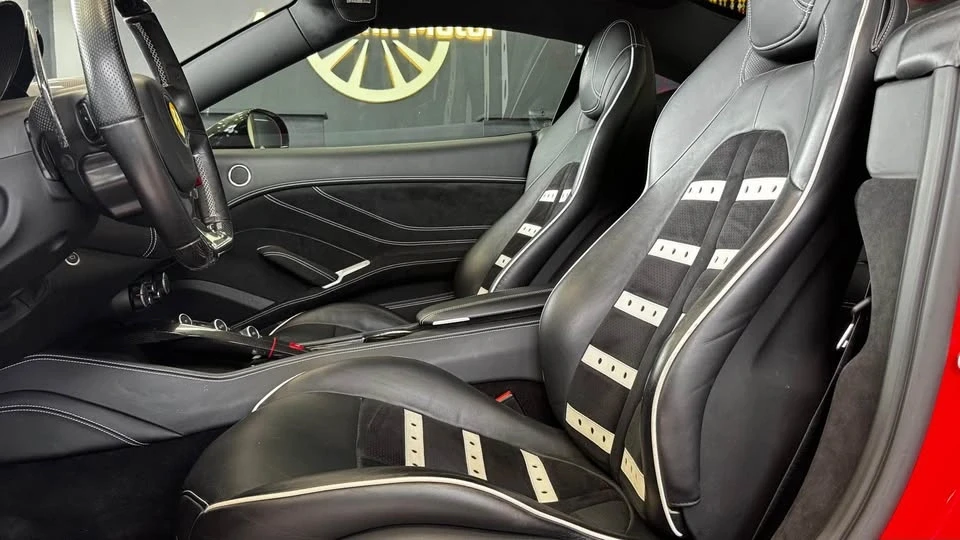 2017 Ferrari California T - Image 19 of 20