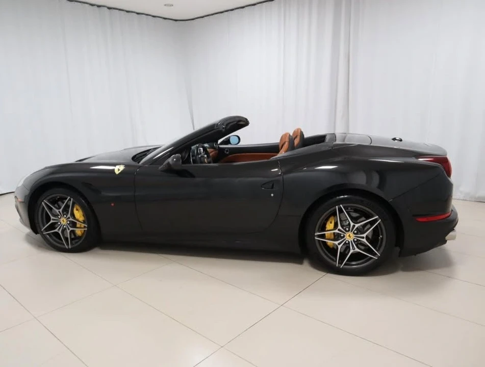 2017 Ferrari California T - Image 15 of 19