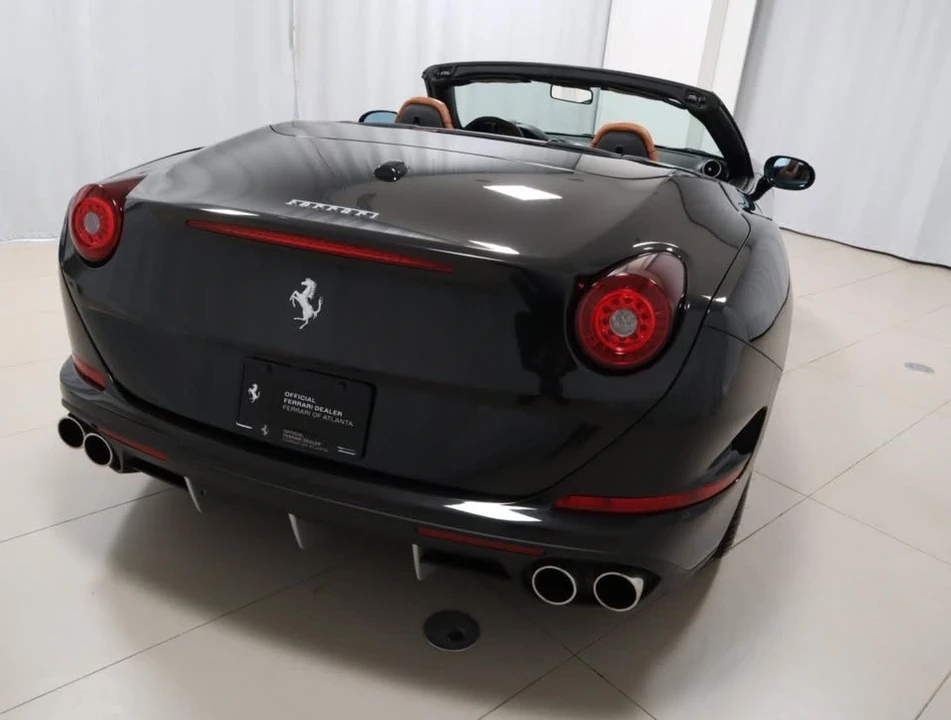 2017 Ferrari California T - Image 10 of 19