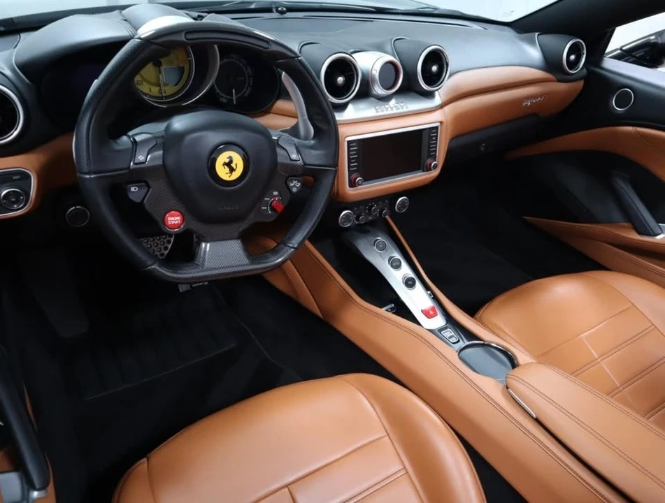 2017 Ferrari California T - Image 16 of 19