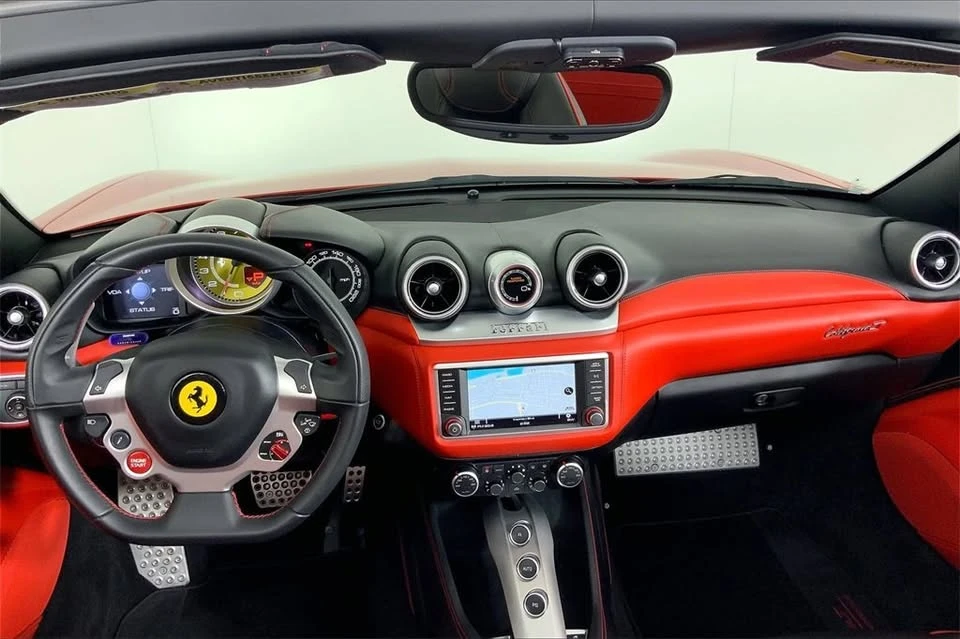 2017 Ferrari California T - Image 7 of 8