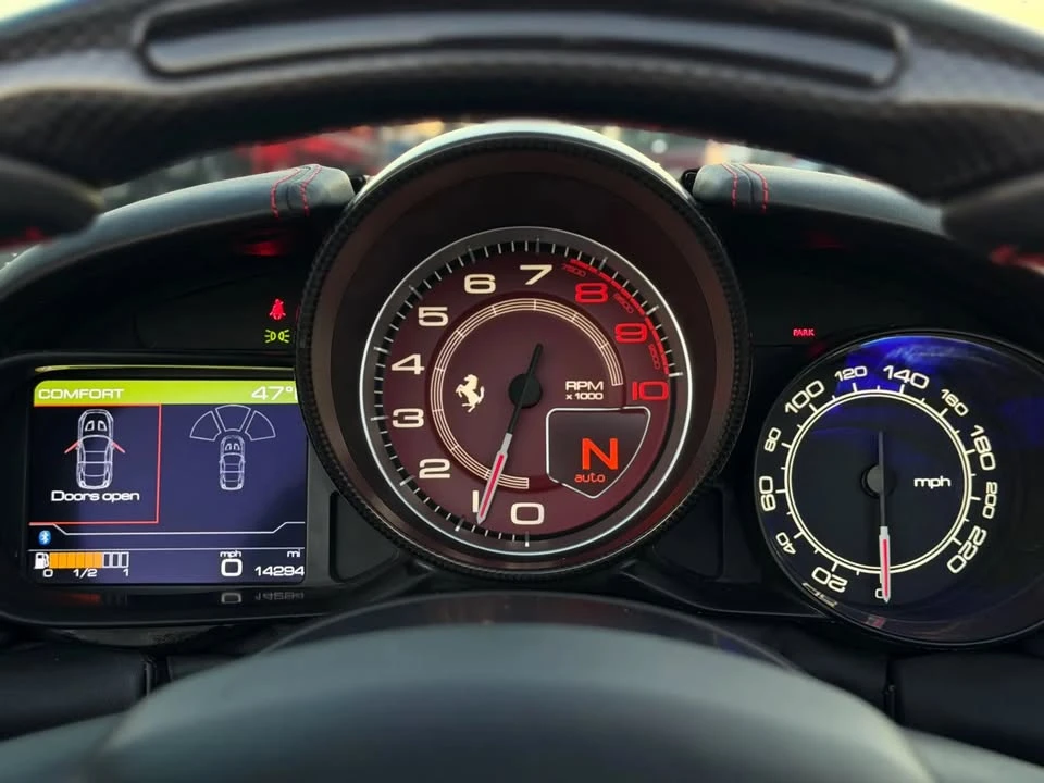 2017 Ferrari California T - Image 12 of 20