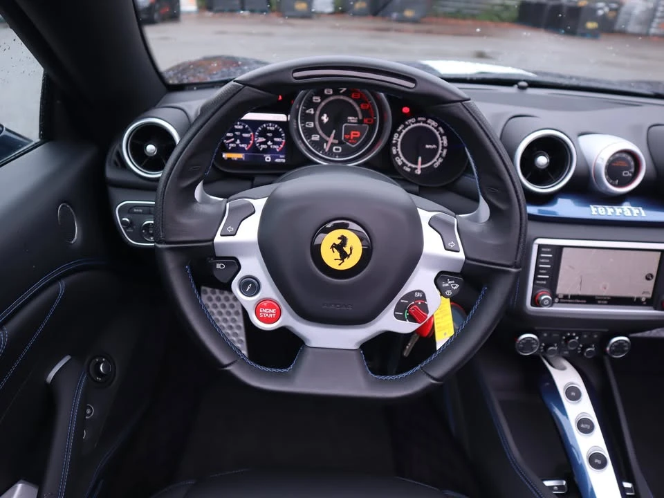 2017 Ferrari California T - Image 13 of 20