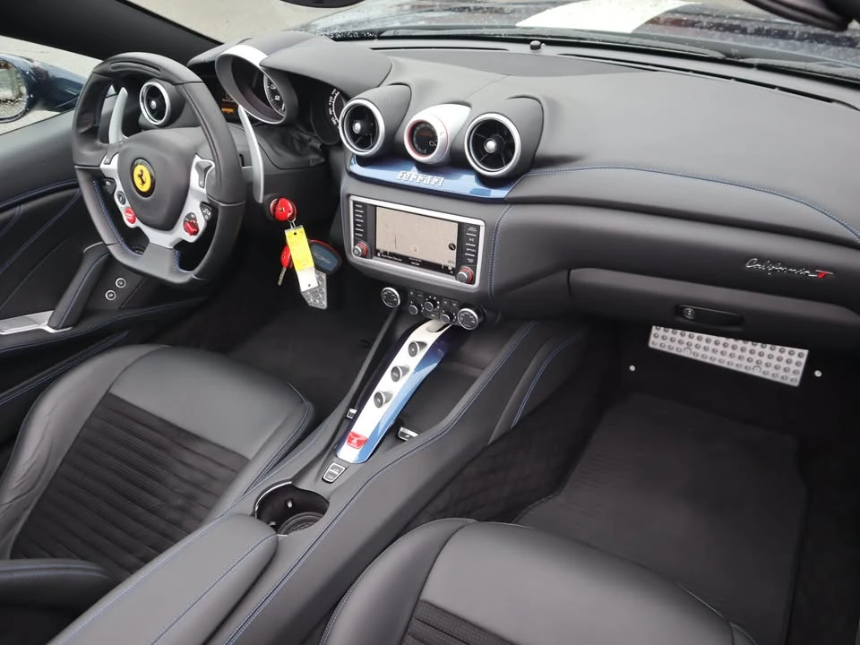 2017 Ferrari California T - Image 14 of 20