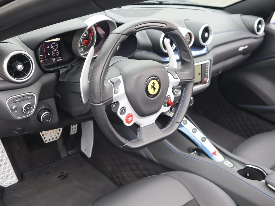 2017 Ferrari California T - Image 12 of 20