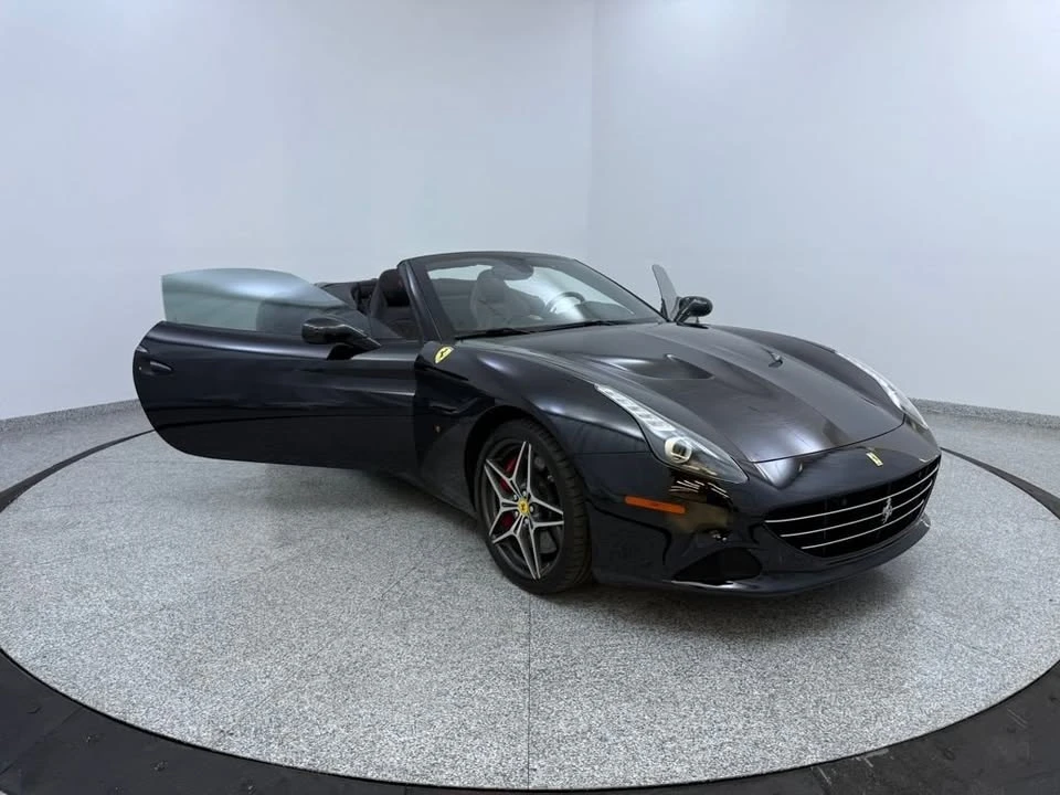 2017 Ferrari California T - Image 11 of 20