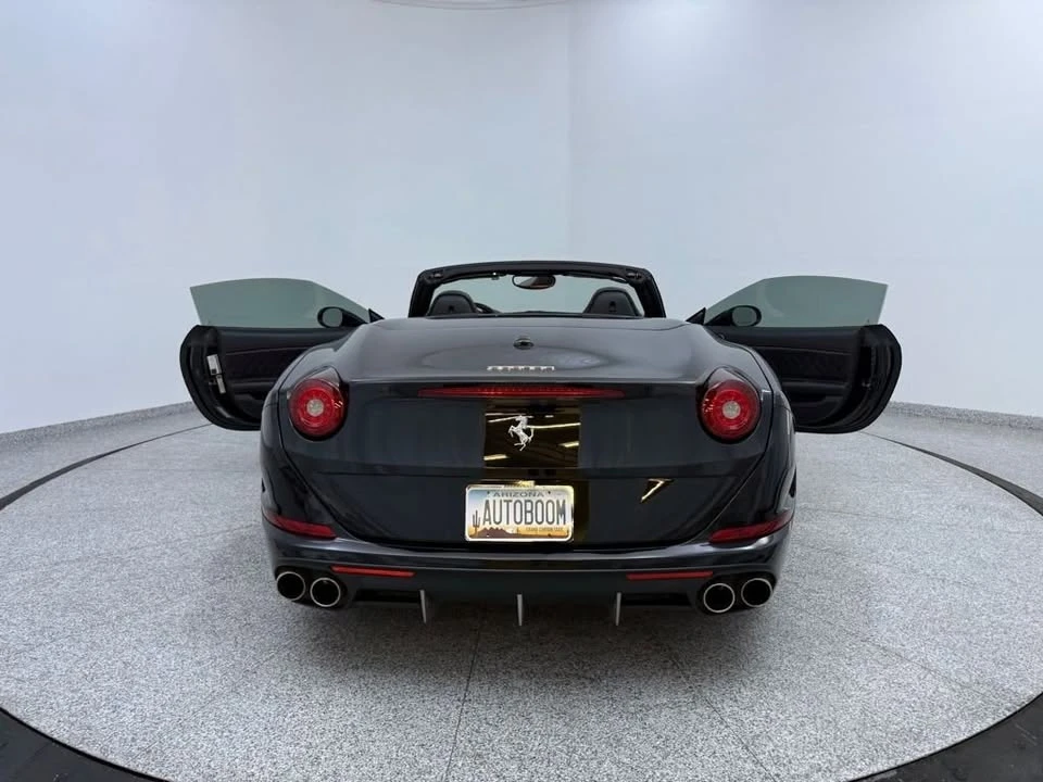2017 Ferrari California T - Image 19 of 20