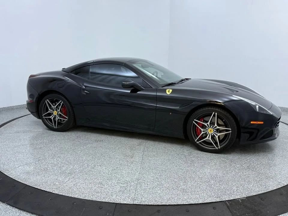 2017 Ferrari California T - Image 10 of 20