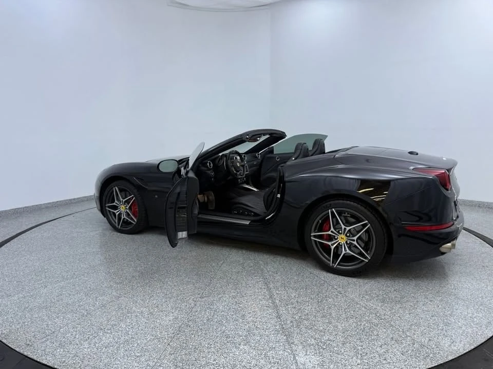 2017 Ferrari California T - Image 17 of 20