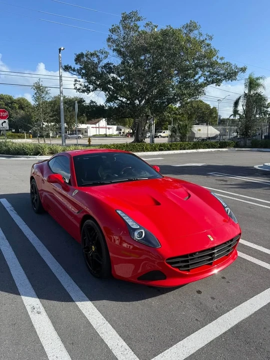 2017 Ferrari California T - Image 4 of 16