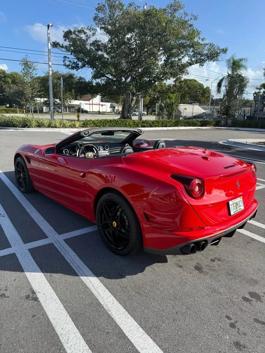 2017 Ferrari California T - Image 15 of 16
