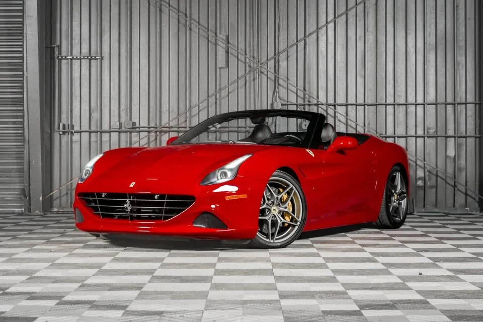 2017 Ferrari California T - Image 13 of 16