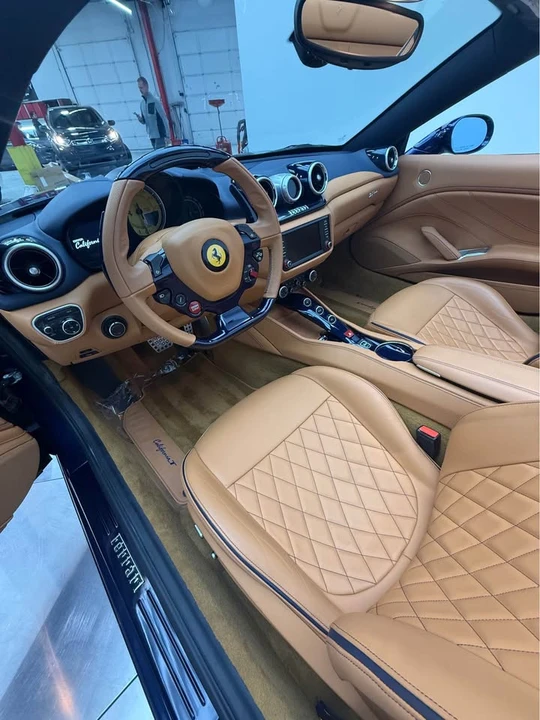 2017 Ferrari California T - Image 9 of 14