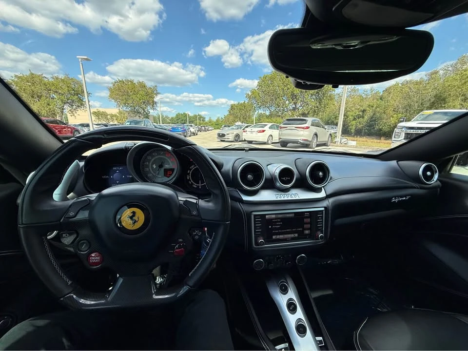 2017 Ferrari California T - Image 8 of 9