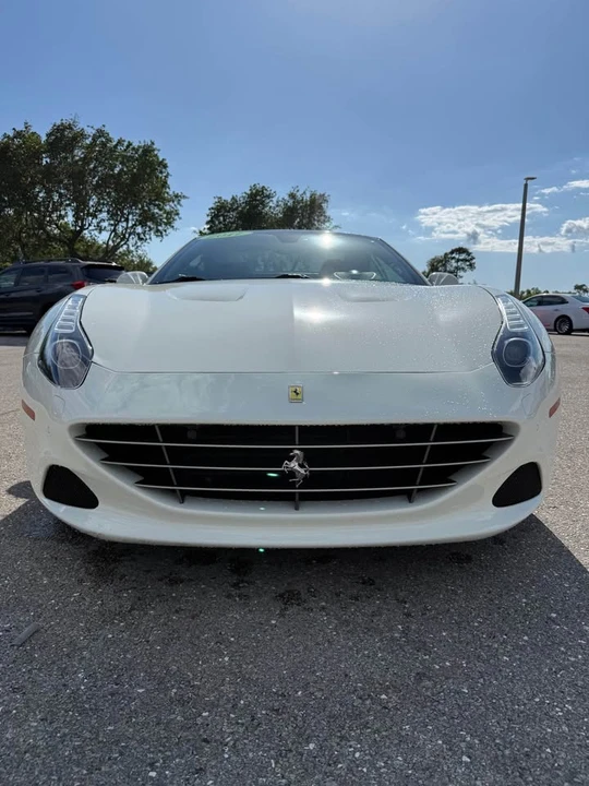 2017 Ferrari California T - Image 3 of 9