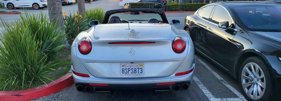 2017 Ferrari California T - Image 5 of 10
