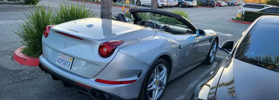 2017 Ferrari California T - Image 4 of 10