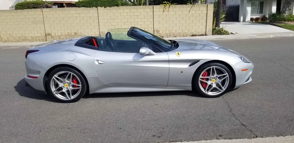 2017 Ferrari California T - Image 3 of 10