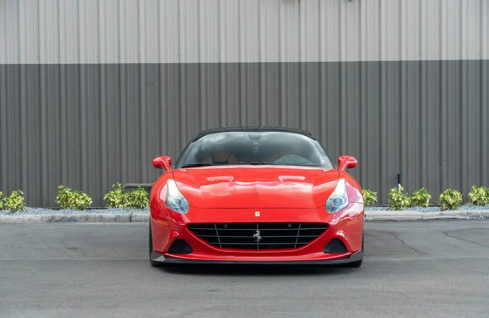 2017 Ferrari California T - Image 9 of 20