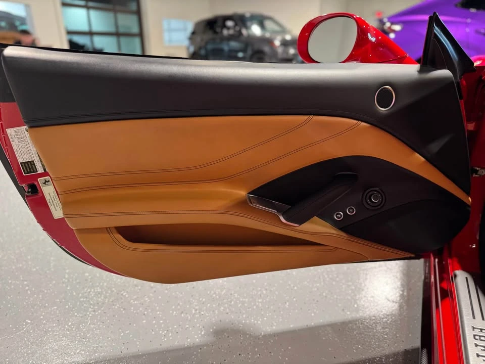2017 Ferrari California T - Image 7 of 13
