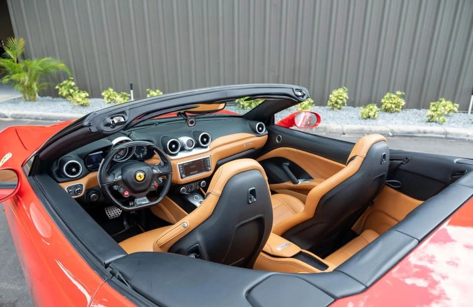 2017 Ferrari California T - Image 14 of 20