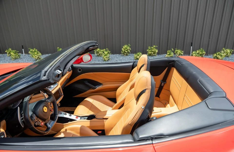 2017 Ferrari California T - Image 13 of 20