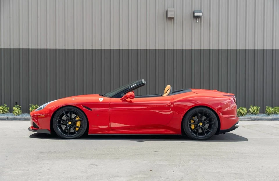 2017 Ferrari California T - Image 2 of 20