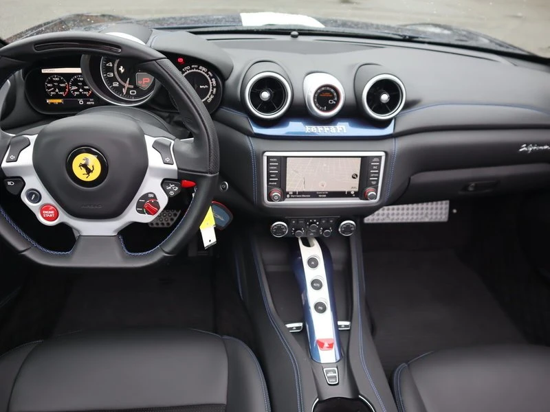 2017 Ferrari California T - Image 11 of 20
