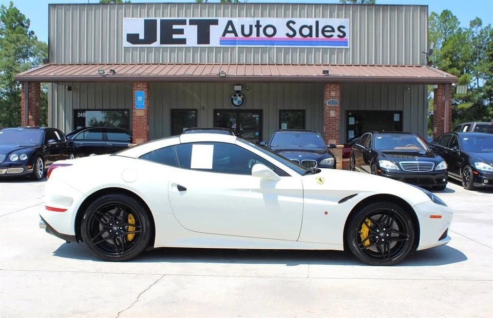 2017 Ferrari California T - Image 2 of 20