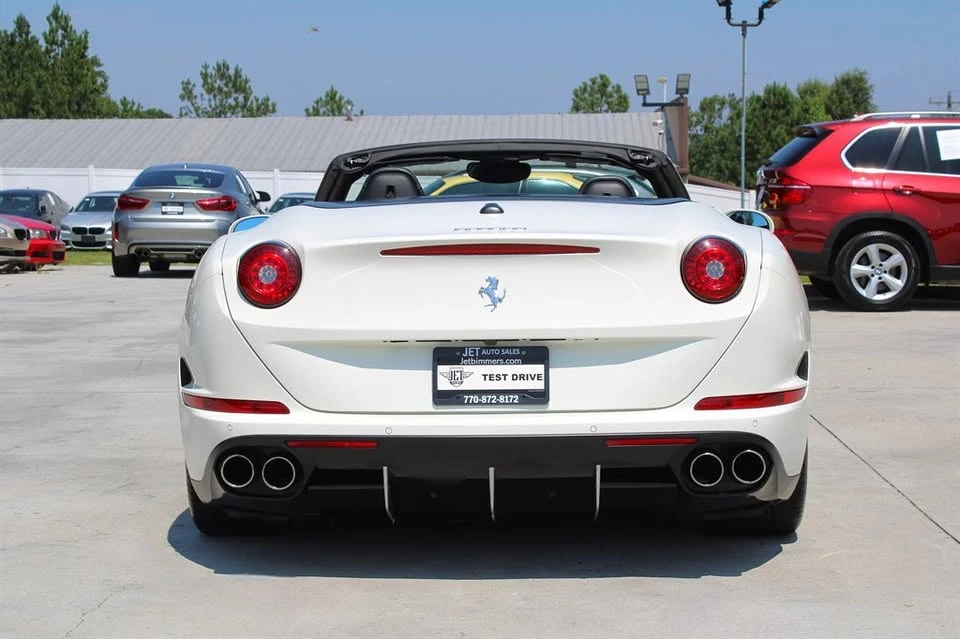 2017 Ferrari California T - Image 16 of 20
