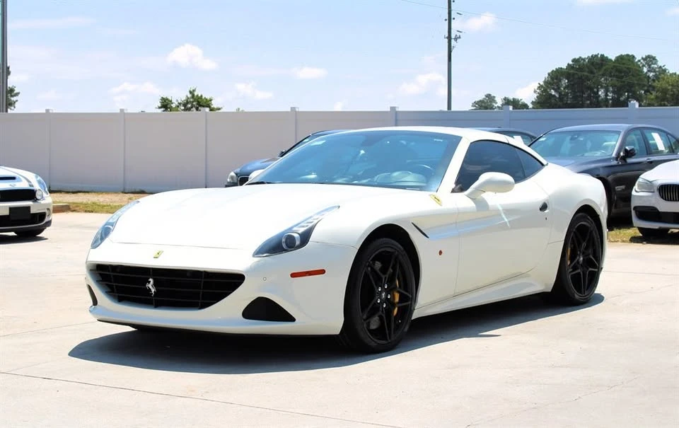 2017 Ferrari California T - Image 11 of 20