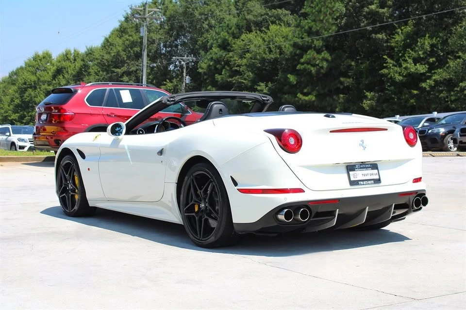 2017 Ferrari California T - Image 14 of 20