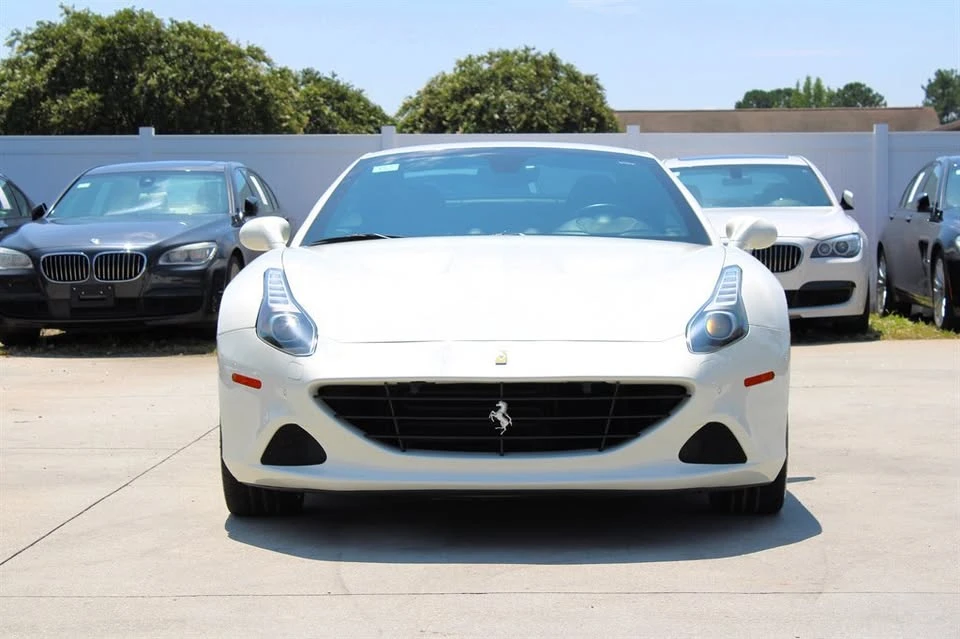 2017 Ferrari California T - Image 9 of 20