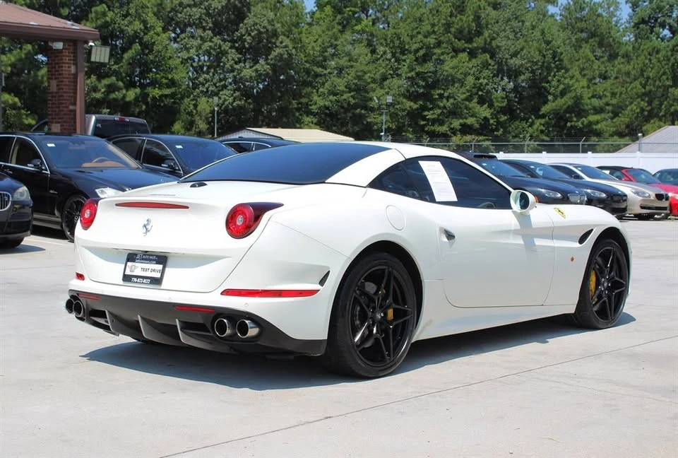 2017 Ferrari California T - Image 19 of 20