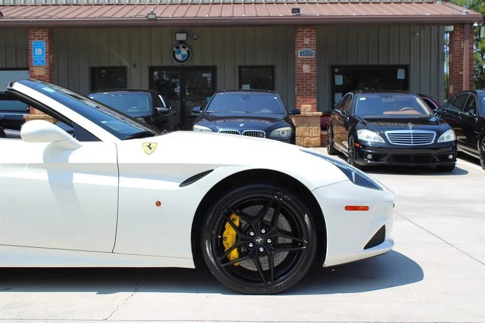 2017 Ferrari California T - Image 4 of 20