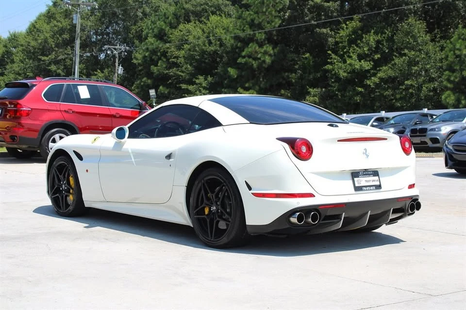 2017 Ferrari California T - Image 15 of 20