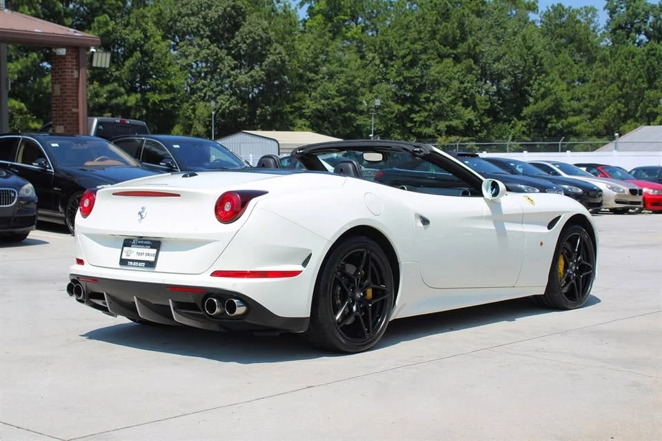 2017 Ferrari California T - Image 18 of 20