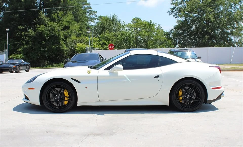 2017 Ferrari California T - Image 13 of 20