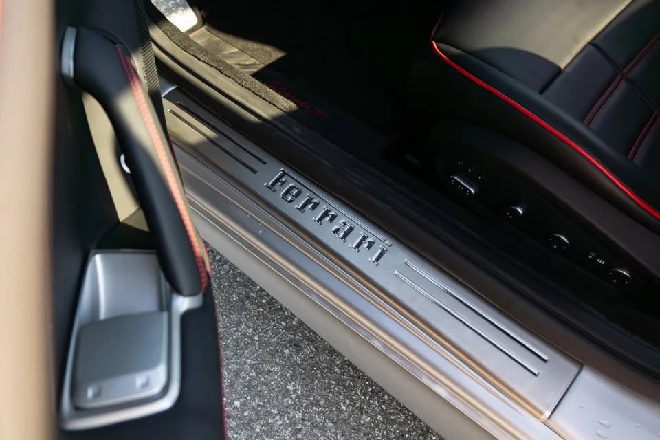2017 Ferrari California T - Image 7 of 20