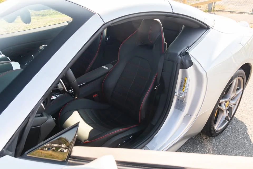2017 Ferrari California T - Image 11 of 20