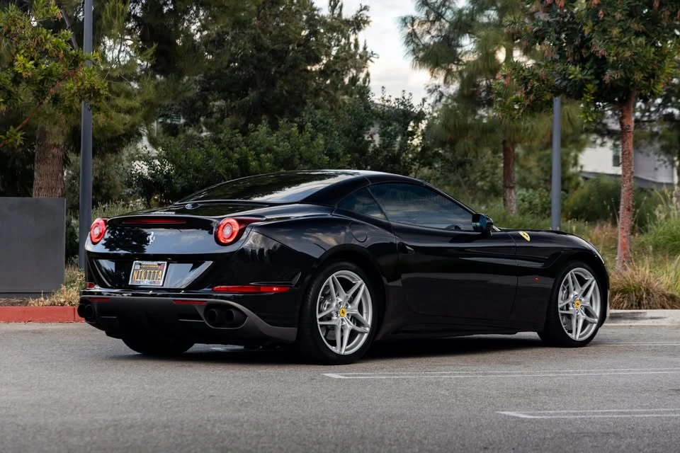 2017 Ferrari California T - Image 19 of 20