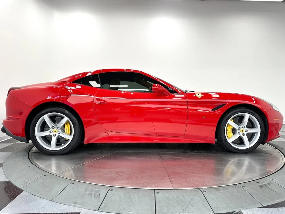 2017 Ferrari California T - Image 15 of 16