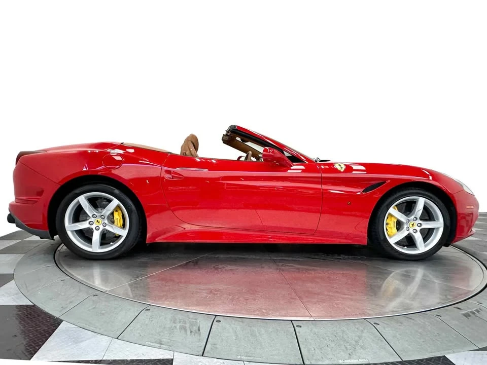 2017 Ferrari California T - Image 16 of 16