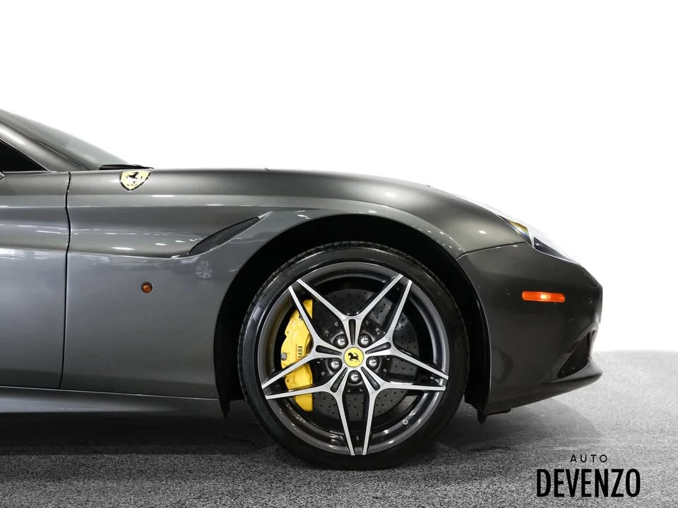 2017 Ferrari California T - Image 8 of 20