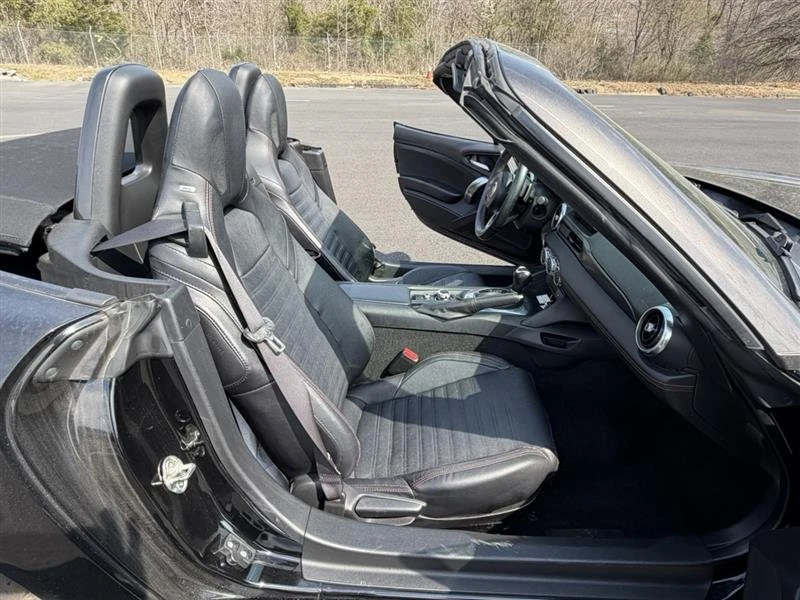 2017 Fiat 124 Spider - Image 13 of 20