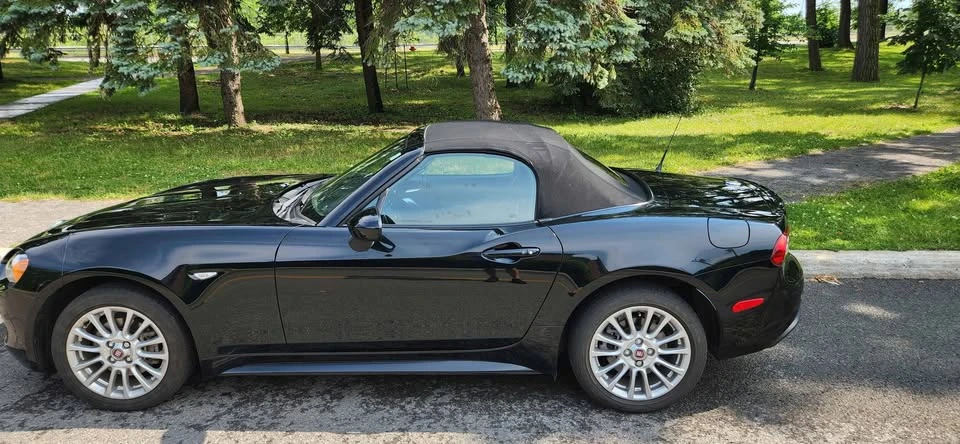 2017 Fiat 124 Spider - Image 2 of 10