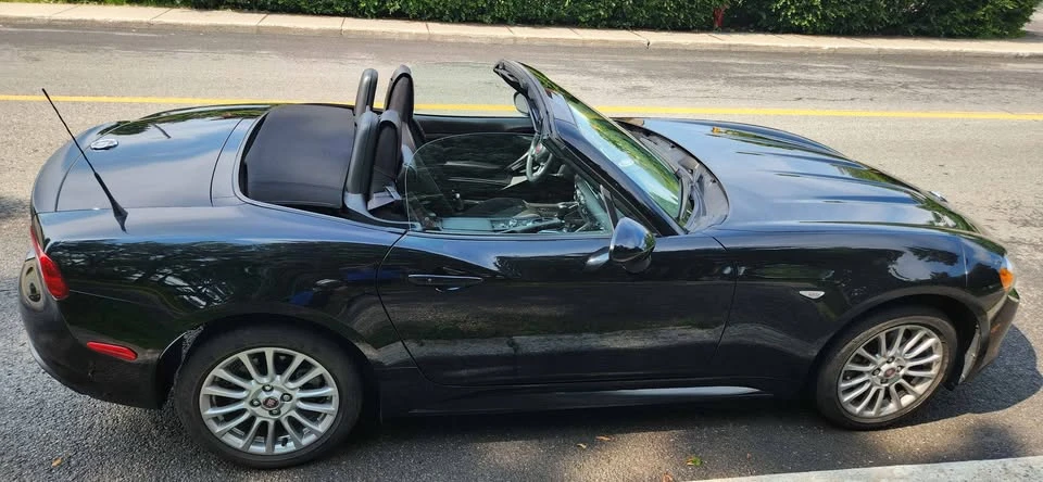 2017 Fiat 124 Spider - Image 8 of 10