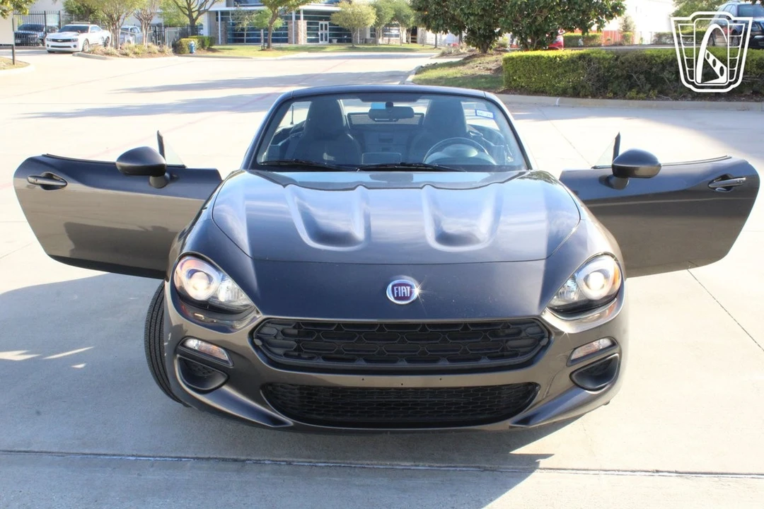 2017 Fiat 124 Spider - Image 7 of 12