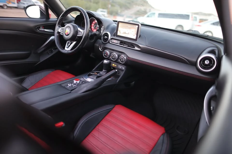 2017 Fiat 124 Spider - Image 8 of 18
