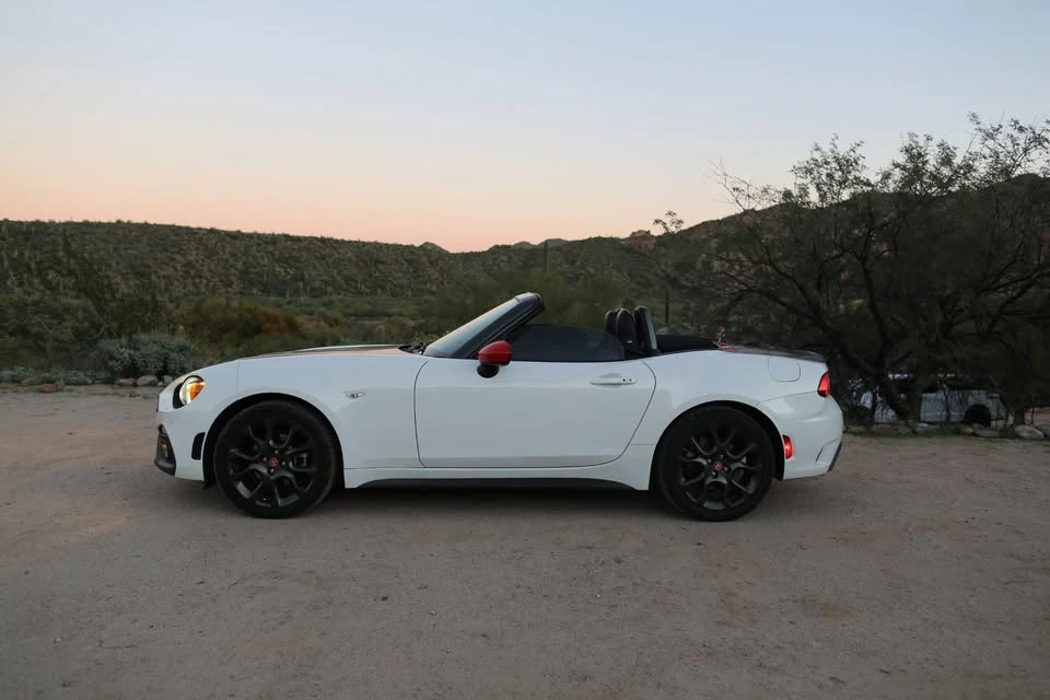 2017 Fiat 124 Spider - Image 2 of 18